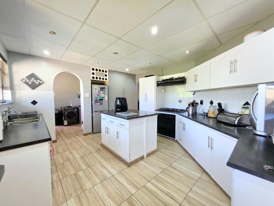 4 Bedroom Property for Sale in Fichardt Park Free State